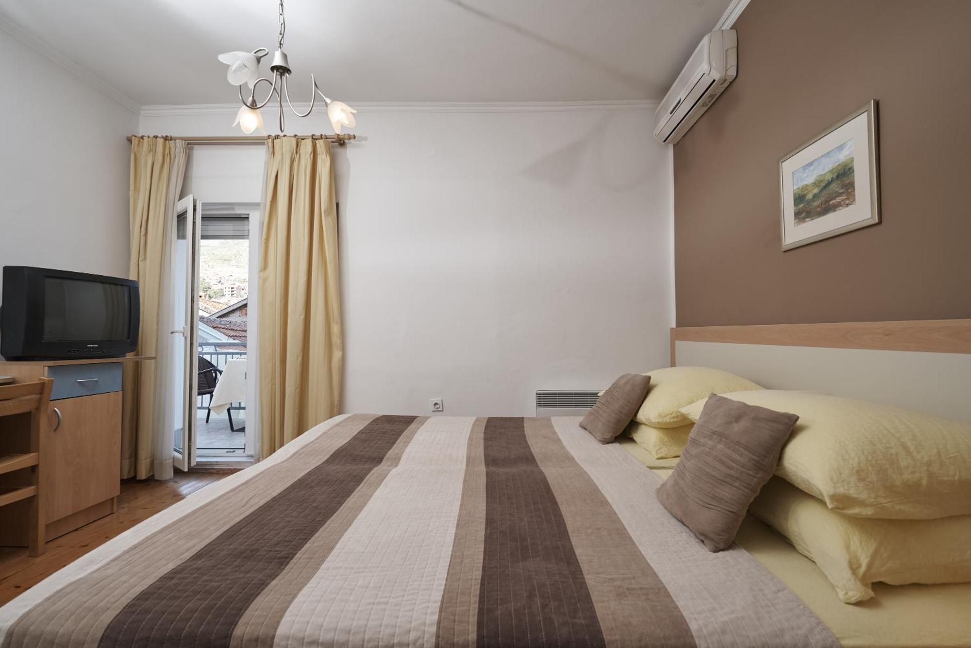Pansion Rose Hotel Mostar Buitenkant foto