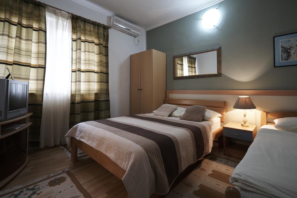 Pansion Rose Hotel Mostar Buitenkant foto