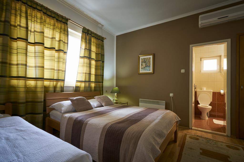 Pansion Rose Hotel Mostar Buitenkant foto