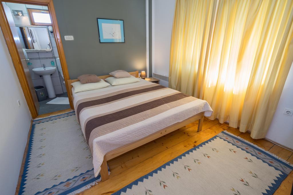 Pansion Rose Hotel Mostar Buitenkant foto