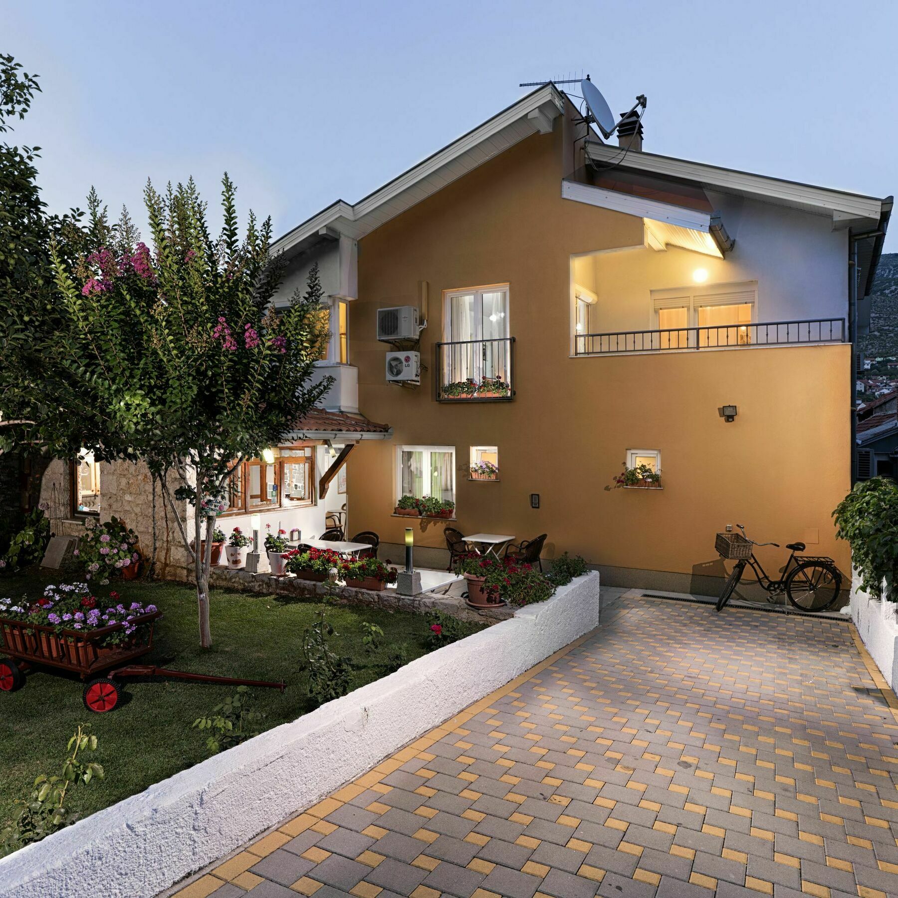 Pansion Rose Hotel Mostar Buitenkant foto